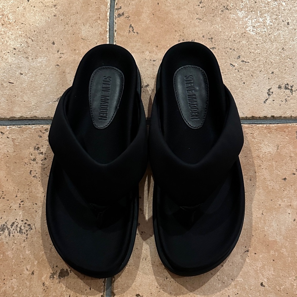 Steve Madden Black Thong Sandals